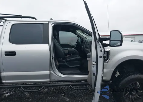 2017 Ford F-250 Xl z USA, uszkodzony, nr VIN 1FT7W2BTXHEF13268